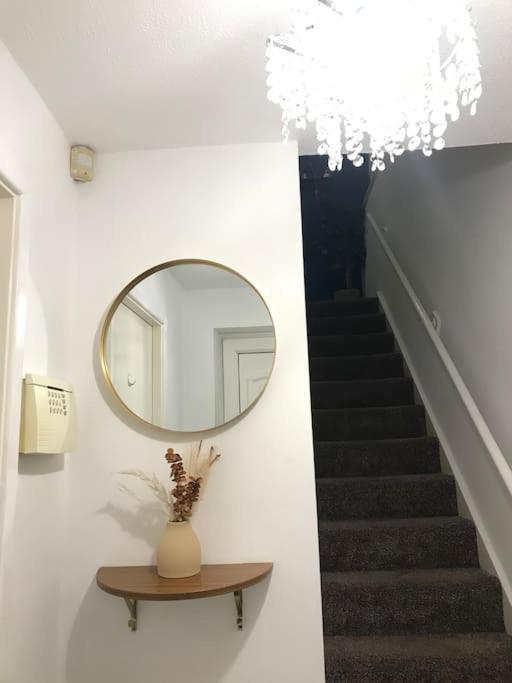 Princess 3 Bedroom House + Offstreet Parking +Wifi Leeds  Esterno foto