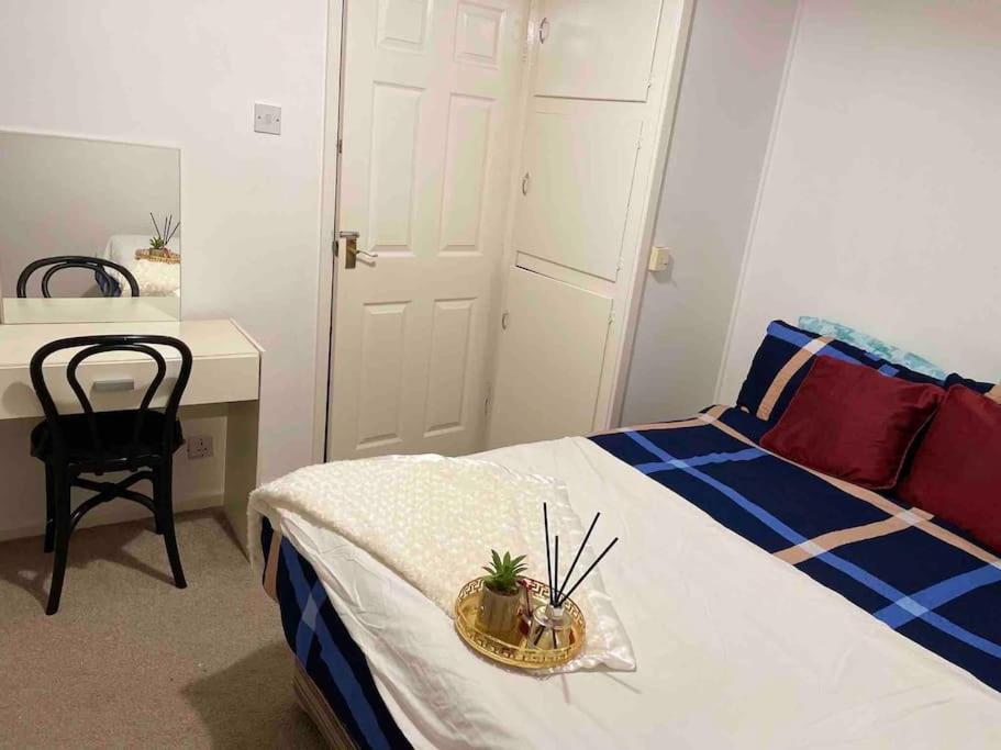 Princess 3 Bedroom House + Offstreet Parking +Wifi Leeds  Esterno foto
